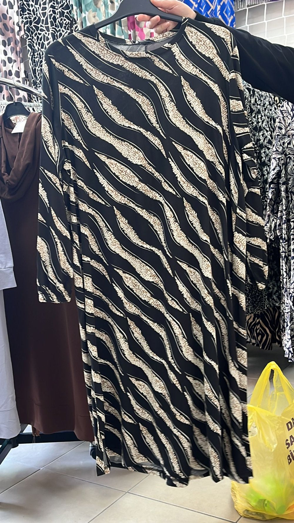 Yeni Menekşe